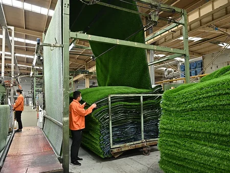 فحص جودة العشب في منتصف العملية