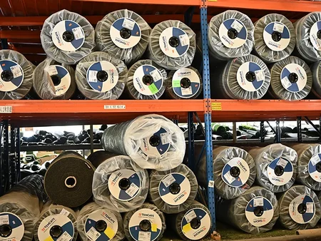 تغليف المنتجات الجاهزة ووضعها في المستودع