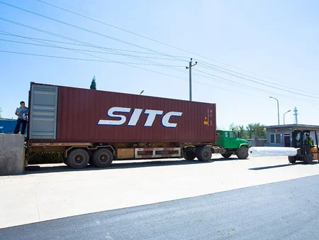 تغليف المنتجات الجاهزة ووضعها في المستودع