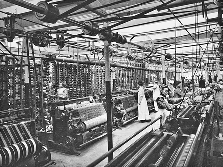 صور من عمليات الإنتاج