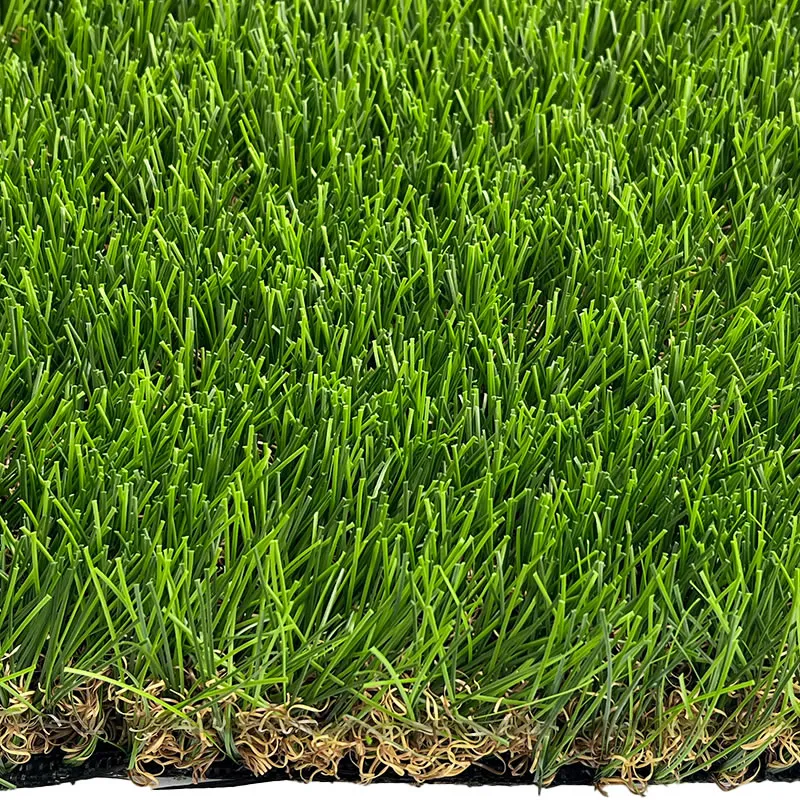 العشب الصناعي والمسطحات الخضراء